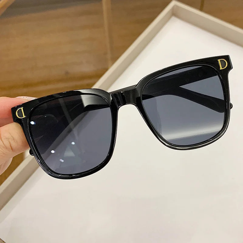 Kids Retro Square Sunglasses for Boys Girls, UV400 Protection Trendy D-Logo Sun Glasses, Fashion Children's Outdoor Eyewear