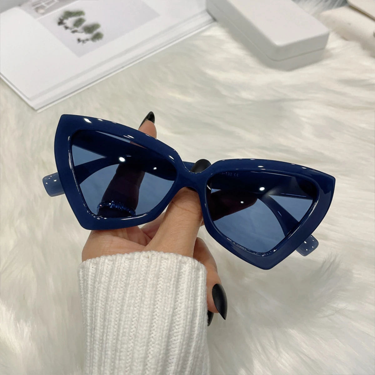 New Vintage Triangle Polygon Sunglasses Women Men Vintage Glasses Retro Cat Eye Sun Glasses Female Male Eyewear Eye Glasses