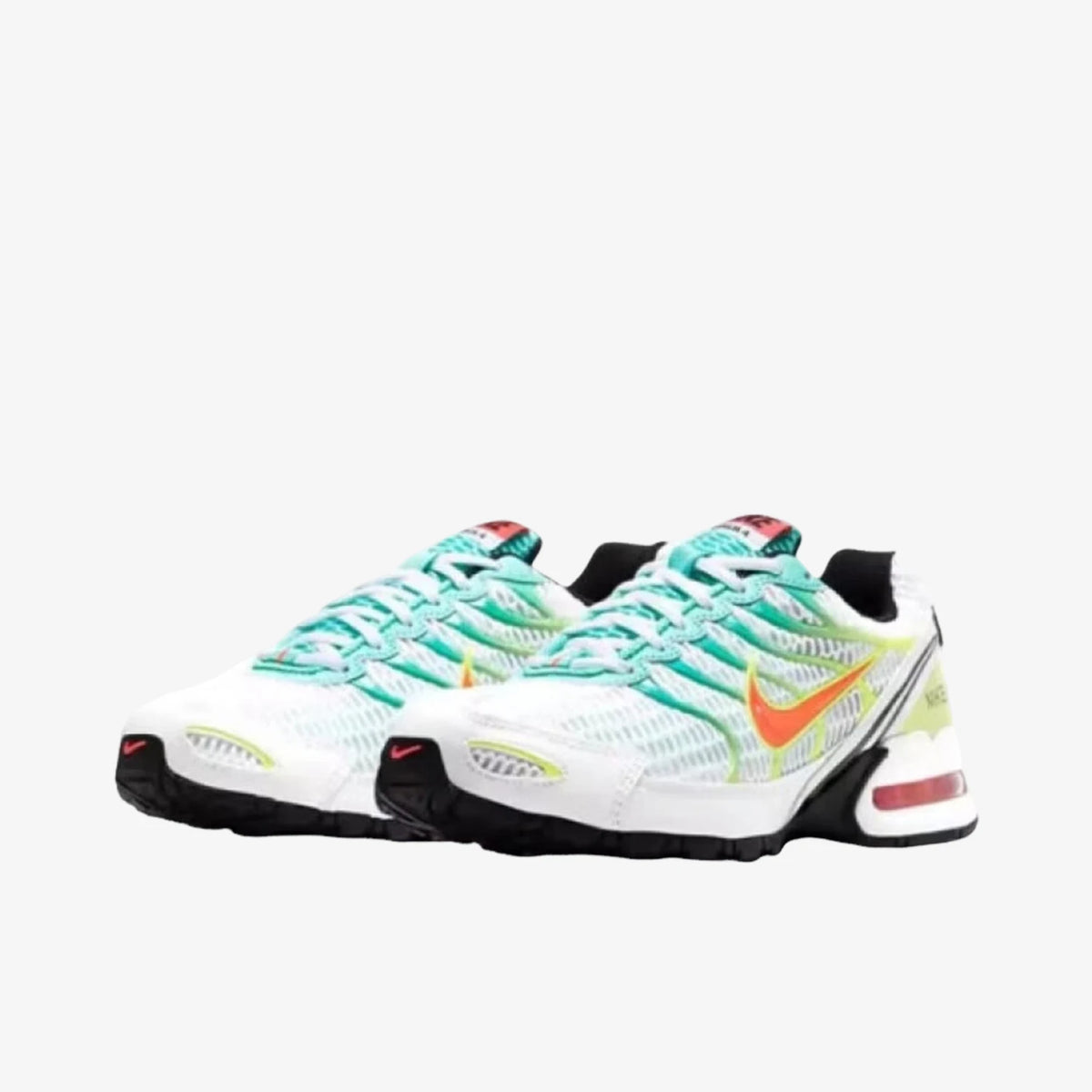 Ténis de corrida Nike Authentic para mulher com amortecimento a ar CW5607-100