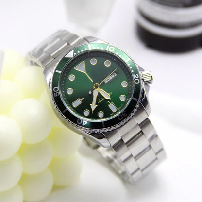 Classic Sport Automatic Diver Watch with Date Window Stainless Steel Band Sporty Diver Style Automatic Men Watch Two-Tone Bezel Stainless Steel Band Day Date Display Men's Automatic Diver Watch