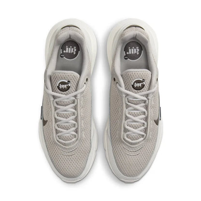 Sapatilhas de corrida Nike para mulher com amortecimento Air traseiro, ressalto e apoio, novas, leves, confortáveis e duradouras, para treino, deslocações e desporto, Air Max Pulse, estilo Retro Tech, versáteis, modernas, casuais e desportivas