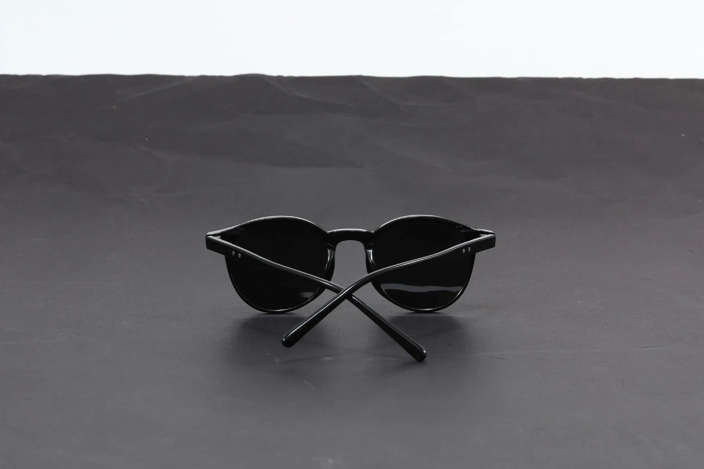 GENEVIEVE Simple Geometric Round Frame Design Women Men Polarized Sunglasses UV Protection Customizable Prescription 1080