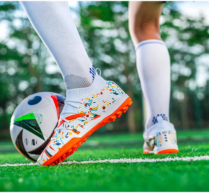 Turf Soccer Cleats Professional Men Football Boots Breathable Mesh Youth Soccer Shoes Anti-Skid Male Sneakers Society Chuteira.
