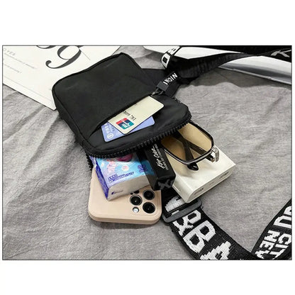 Bolso bandolera para adulto Fortnites, deportivo y casual, ligero, mini bolso para teléfono con estampado de figura de juego de dibujos animados, bolso cruzado de pecho para hombre, regalo