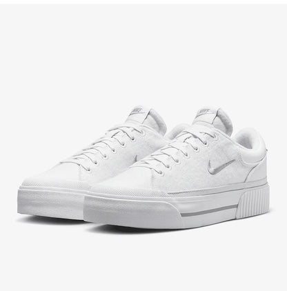 Ténis de skate com plataforma Nike Authentic Legacy Lift para mulher FZ2606-100