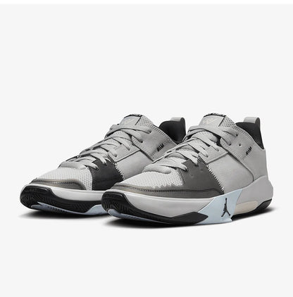 Nike hivatalos, eredeti JORDAN férfi retro párnázott Rebound kosárlabdacipő HF0452-001