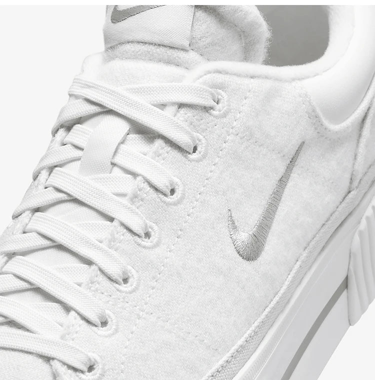 Ténis de skate com plataforma Nike Authentic Legacy Lift para mulher FZ2606-100