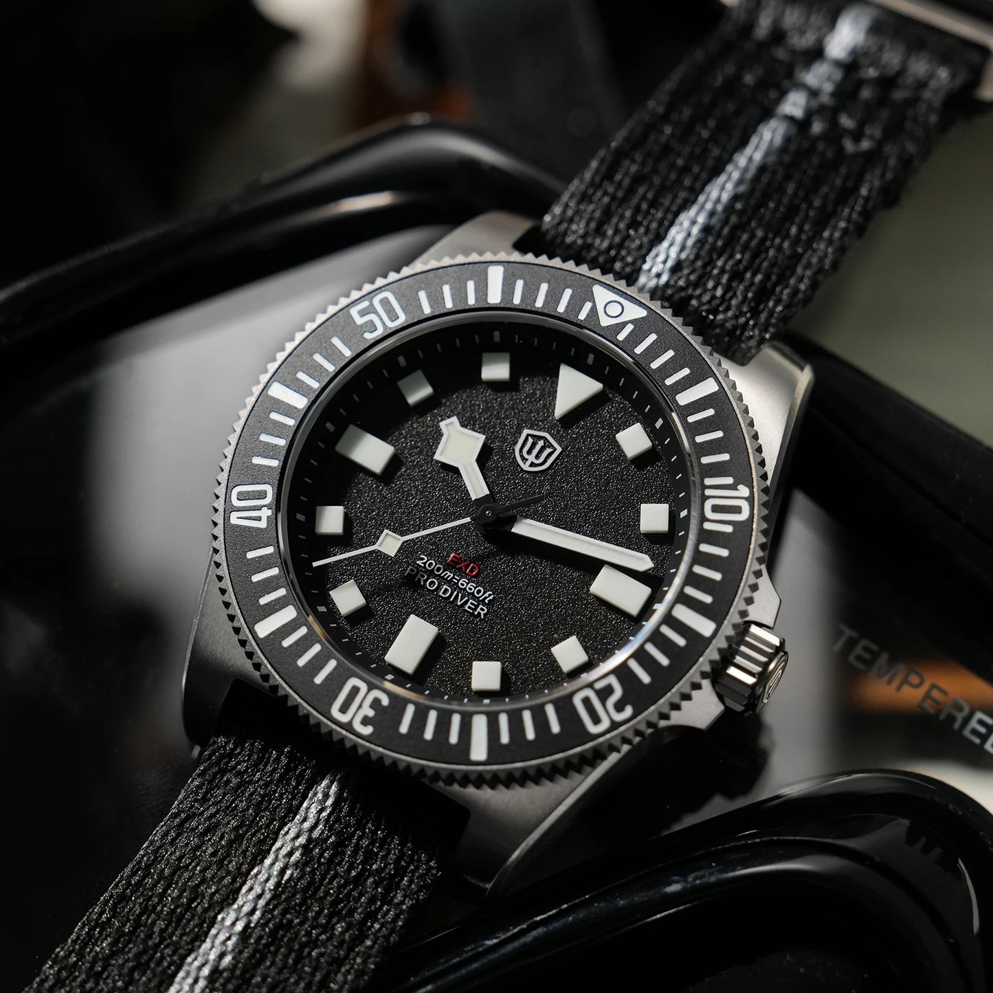 Watchdives EXD 40Mm Titanium Dive Watch Men's VH31 Sweep Quartz Watches 200 Waterproof AR Sapphire BGW9 Luminous 316L Wristwatch