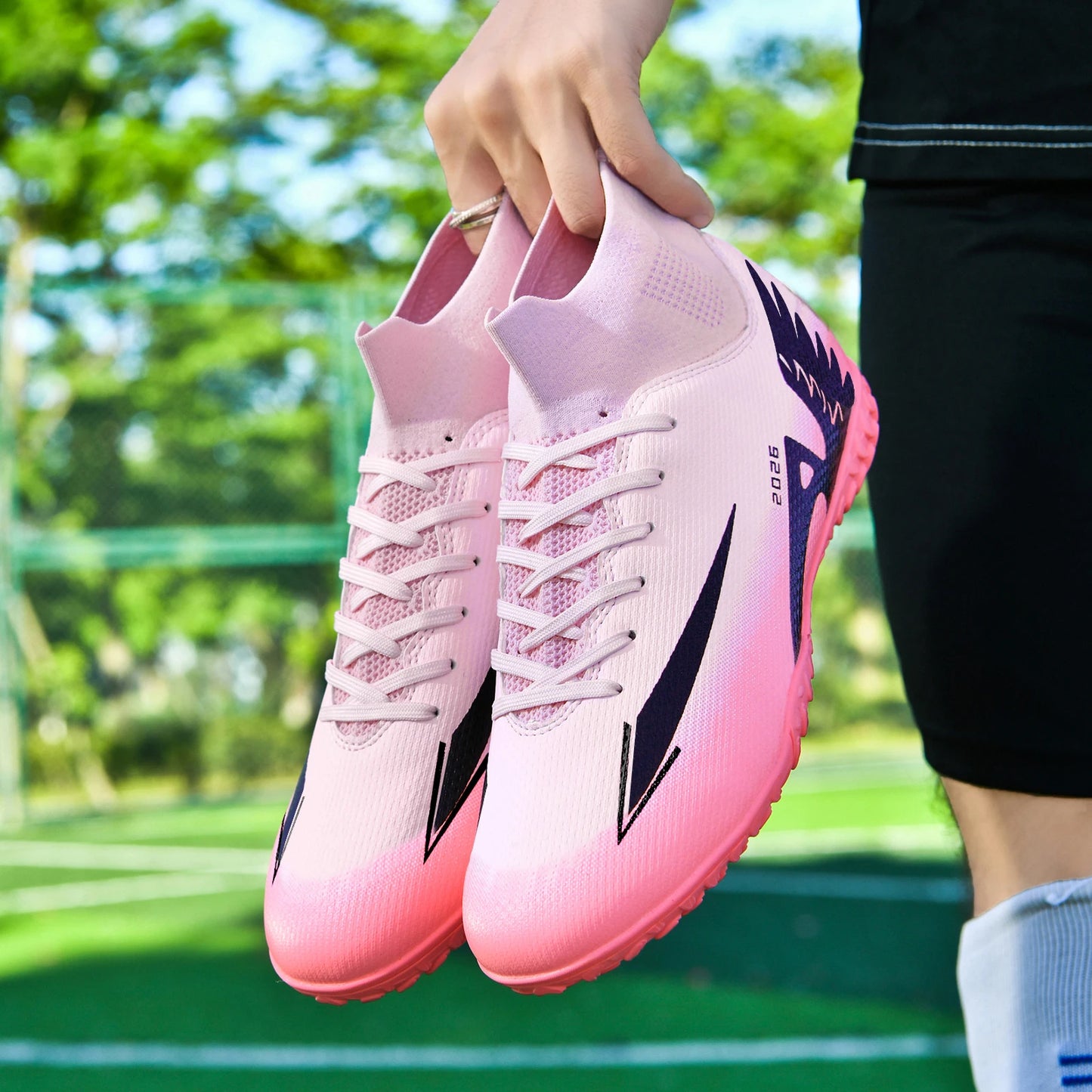 Professional Football Boots Men's Soccer Shoes Adult Society Football Cleats Ultralight Training Soccer Outdoor Sports Sneakers