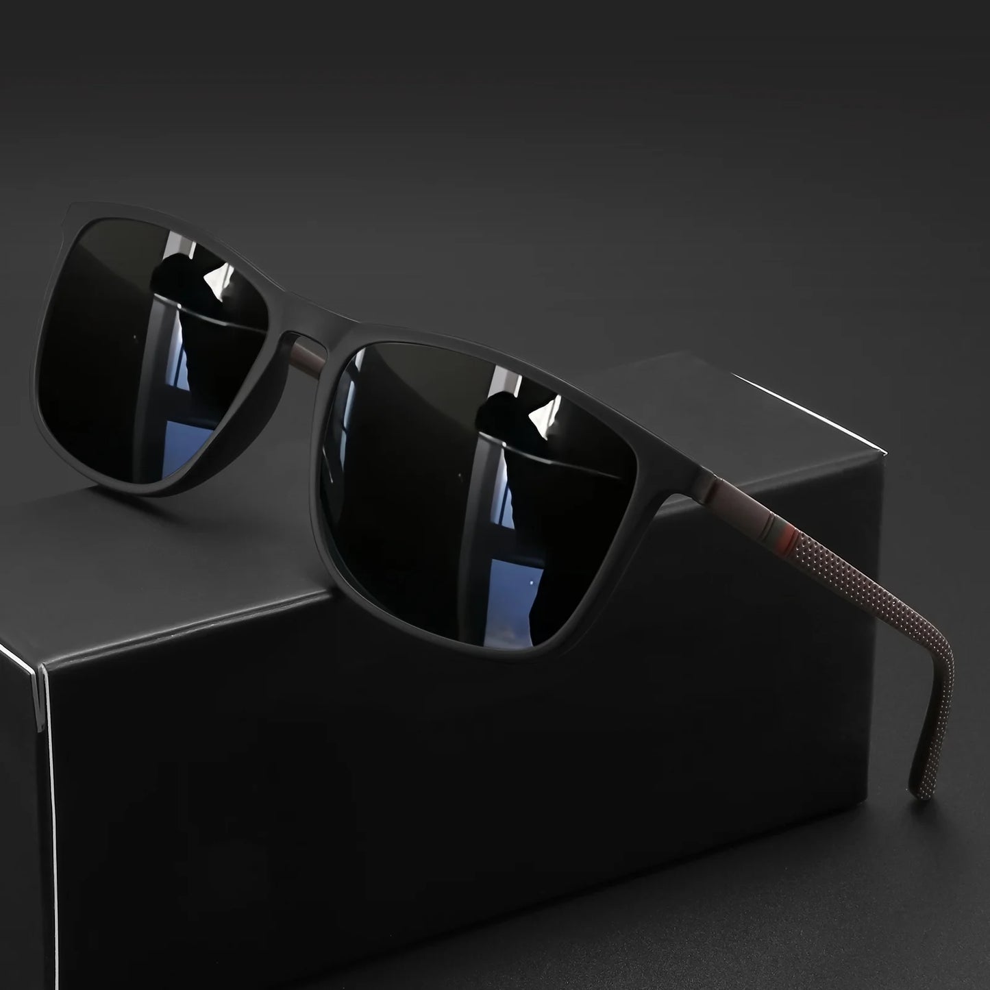 Classic Fashion Square Sunglasses - Lightweight Frame with Red/Green Stripe Temples, UV400 for Travel & Daily Wear