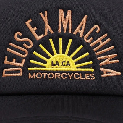 Neue Outdoor-Unisex-Baseballcaps mit gestickten Buchstaben, Colourblock-Design, Sonnenschutz, atmungsaktivem Mesh, vielseitige modische Trucker-Caps als Sonnenhut