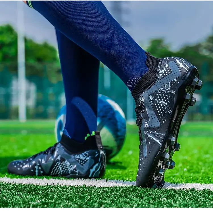 Botas de fútbol oversize para jóvenes y niños, diseño cómodo y flexible, rendimiento estable antideslizante para deportes al aire libre en campo