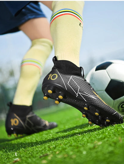 Nouvelles chaussures de football pour hommes, chaussures de sport antidérapantes ultralégères à haute cheville pour l'extérieur, chaussures de futsal antidérapantes pour l'intérieur, chaussures de football de haute qua