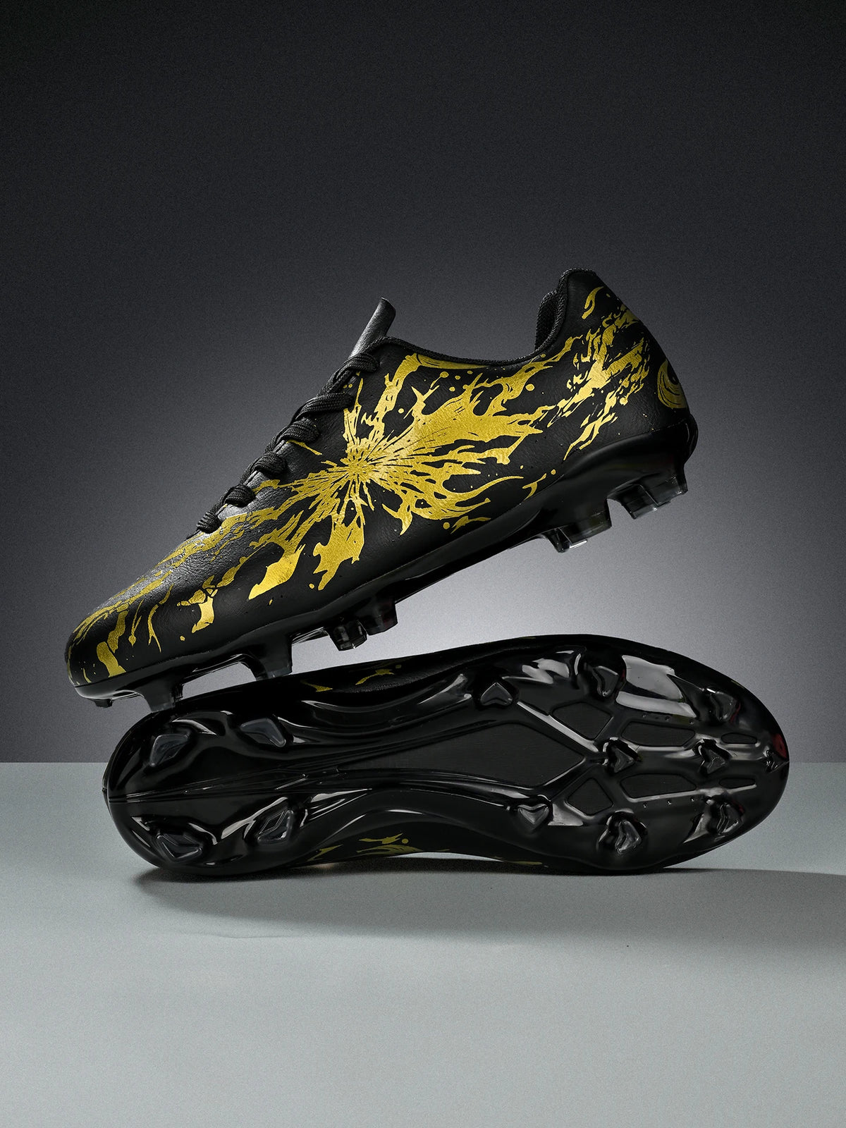 Chaussures de football pour hommes, modèle AG FG, tige en tricot ultra-léger, soutien stable de la voûte plantaire, idéales pour les entraînements prolongés sur terrain de gazon extérieur.