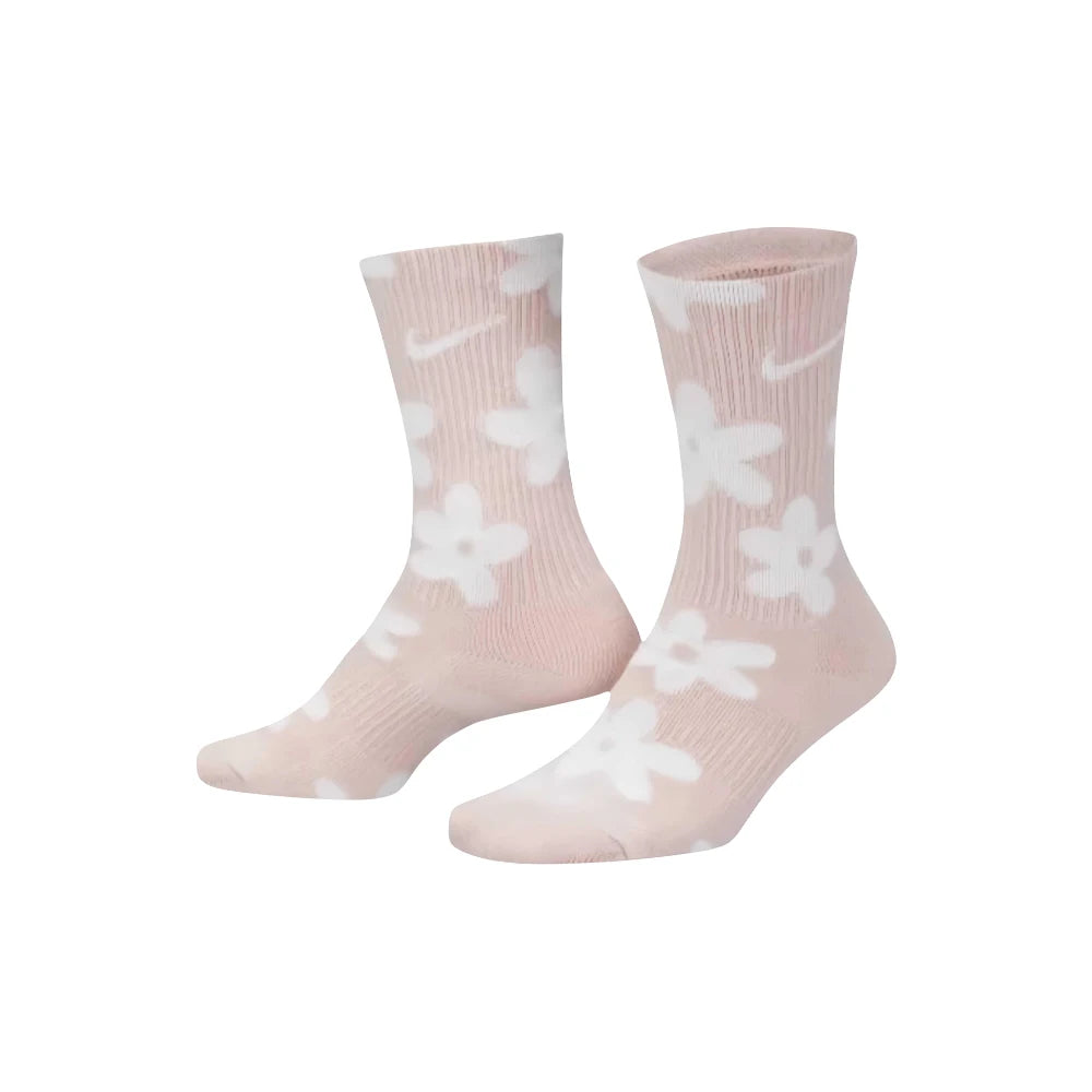 Nike: Stylish, Versatile, and Comfortable Sports and Casual Wear for Men and Women – Terry Cloth Socks 3-Pack SX7557-010