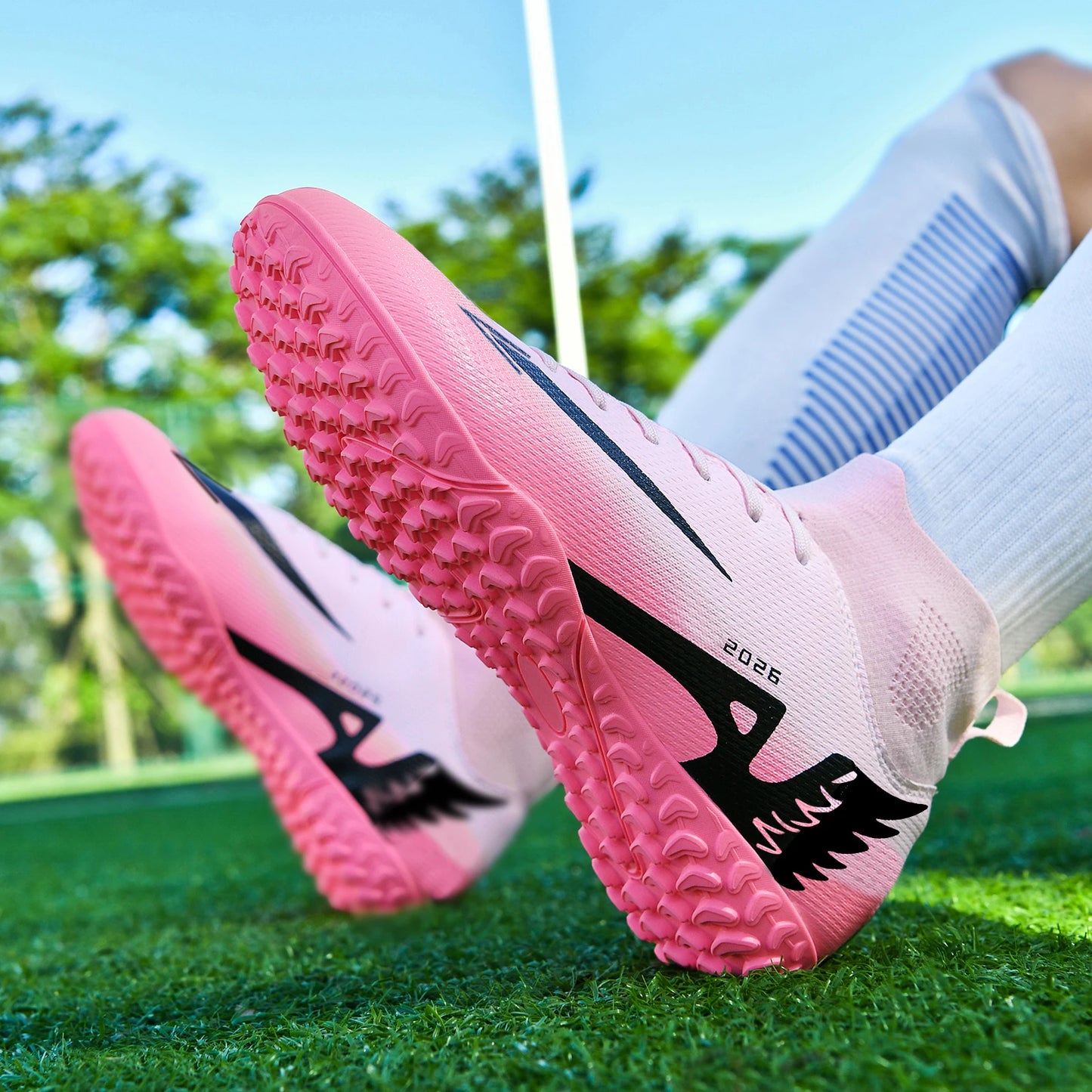 Professional Football Boots Men's Soccer Shoes Adult Society Football Cleats Ultralight Training Soccer Outdoor Sports Sneakers
