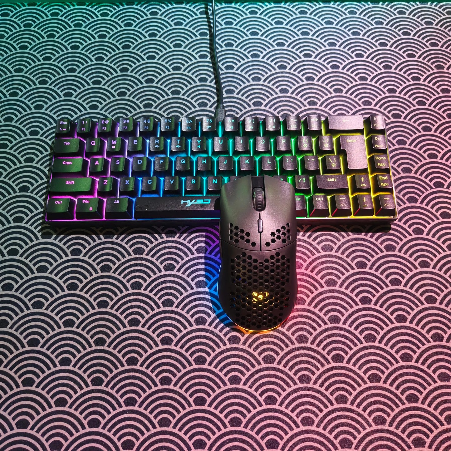 Conjunto gaming portátil HXSJ 60% RGB de teclado y ratón: teclado de membrana con cable de 68 teclas y ratón inalámbrico ligero de 3 modos para PC y Mac