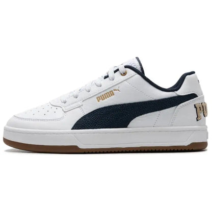Baskets Puma Caven 2.0 Retro Club, modèle Club, couleur blanc et bleu marine, Prairie Tan, 395082-01.