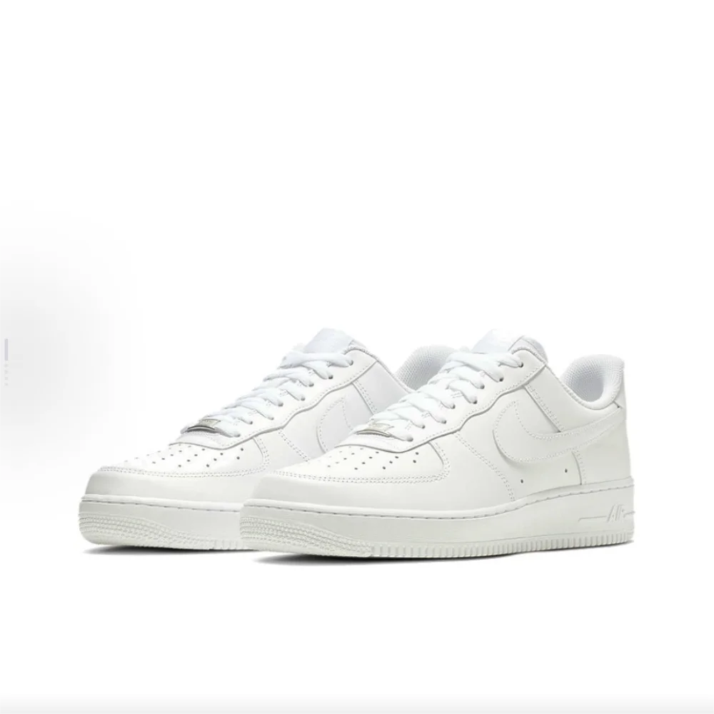 Nike Air Force 1 AF1 teljesen fehér, uniszex, alacsony szárú, alkalmi skate cipő CW2288-111