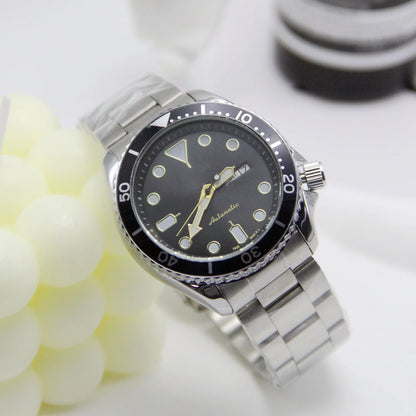Classic Sport Automatic Diver Watch with Date Window Stainless Steel Band Sporty Diver Style Automatic Men Watch Two-Tone Bezel Stainless Steel Band Day Date Display Men's Automatic Diver Watch