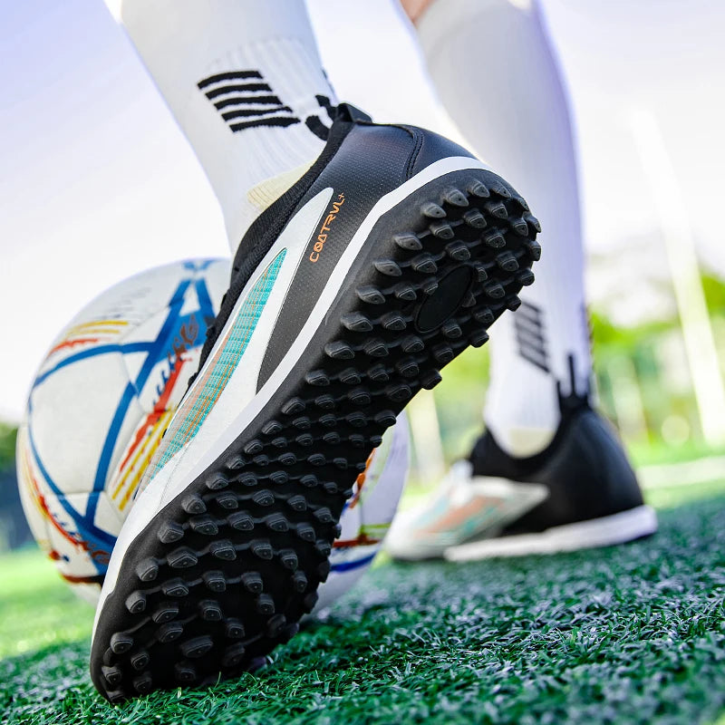 Scarpe da calcio TF da uomo, sneakers professionali per calcetto e futsal, scarpe da soccer casual da uomo di alta qualità per allenamento