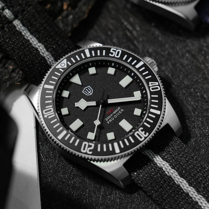Watchdives EXD 40Mm Titanium Dive Watch Men's VH31 Sweep Quartz Watches 200 Waterproof AR Sapphire BGW9 Luminous 316L Wristwatch