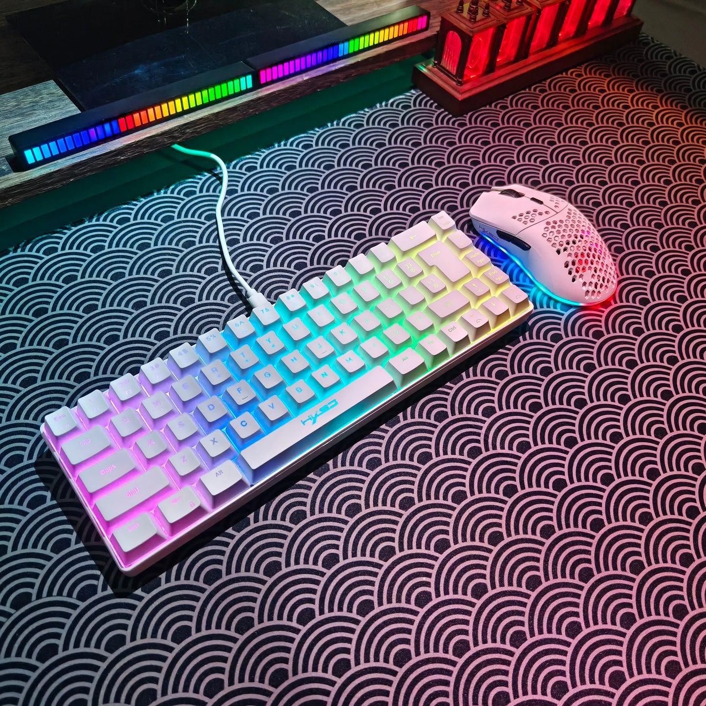 Conjunto gaming portátil HXSJ 60% RGB de teclado y ratón: teclado de membrana con cable de 68 teclas y ratón inalámbrico ligero de 3 modos para PC y Mac