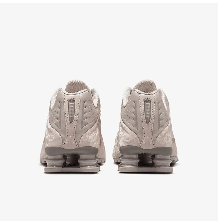 Nike Original Shox R4 Damen-Laufschuhe mit Dämpfung und niedrigem Schnitt HV0934-001
