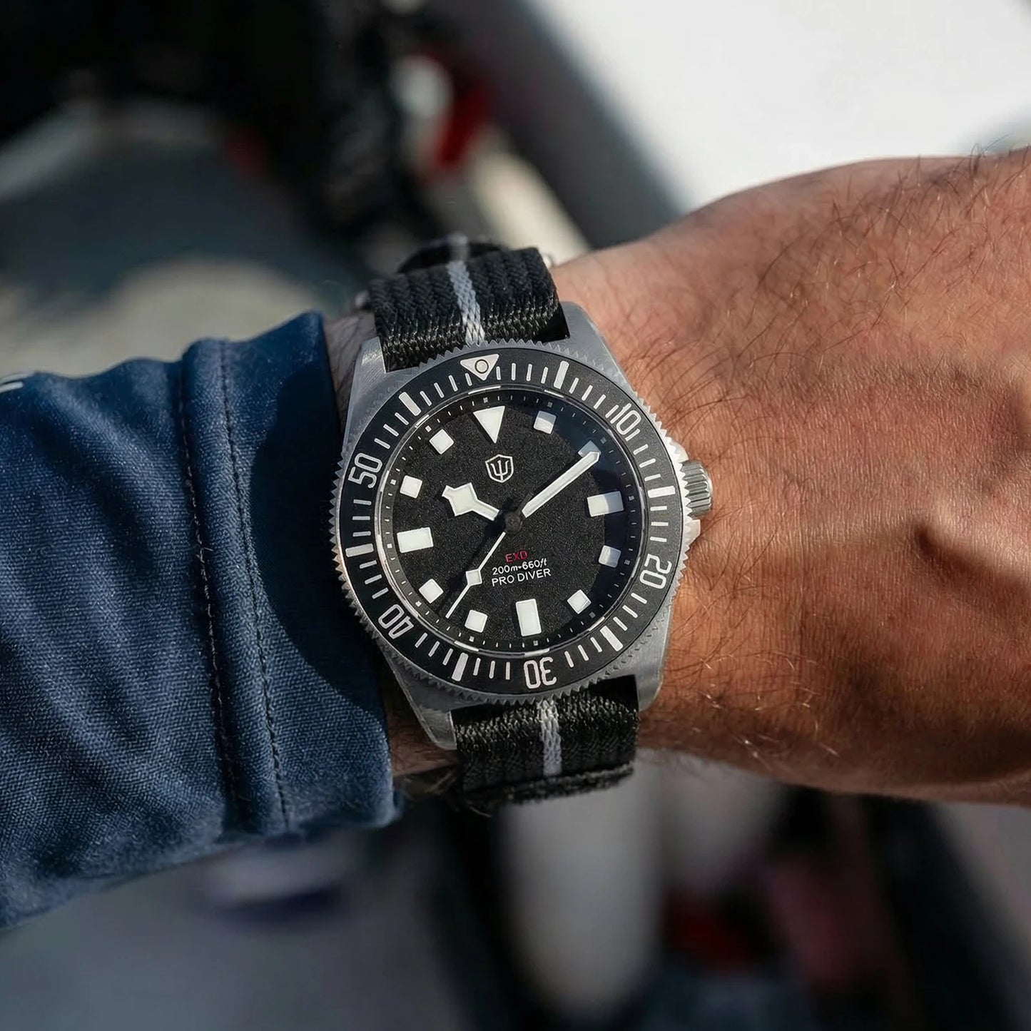 Watchdives EXD 40Mm Titanium Dive Watch Men's VH31 Sweep Quartz Watches 200 Waterproof AR Sapphire BGW9 Luminous 316L Wristwatch