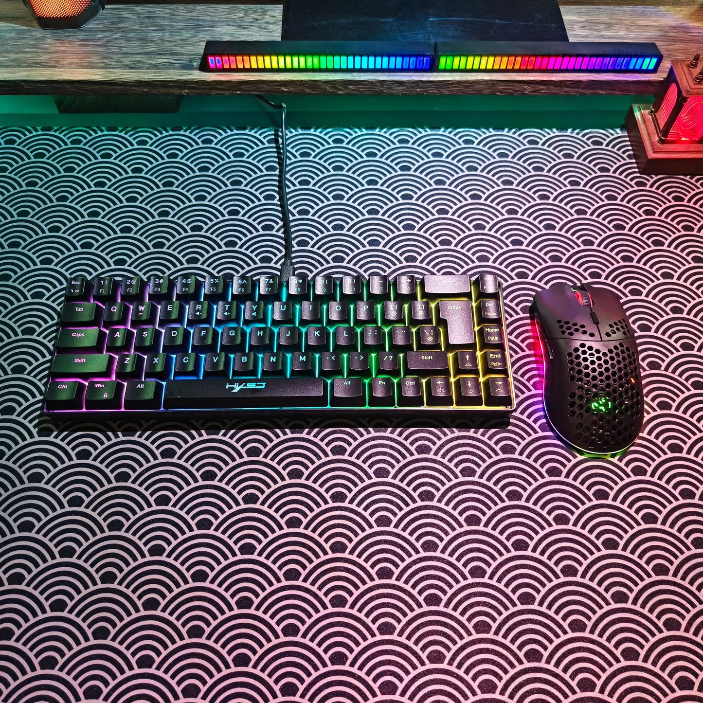 Conjunto gaming portátil HXSJ 60% RGB de teclado y ratón: teclado de membrana con cable de 68 teclas y ratón inalámbrico ligero de 3 modos para PC y Mac