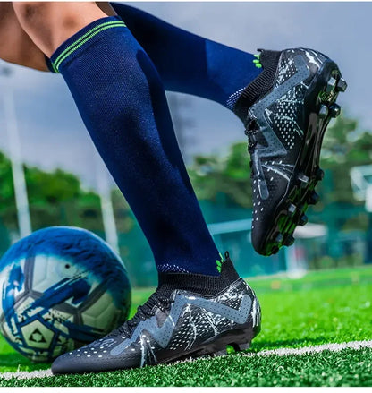 Botas de fútbol oversize para jóvenes y niños, diseño cómodo y flexible, rendimiento estable antideslizante para deportes al aire libre en campo
