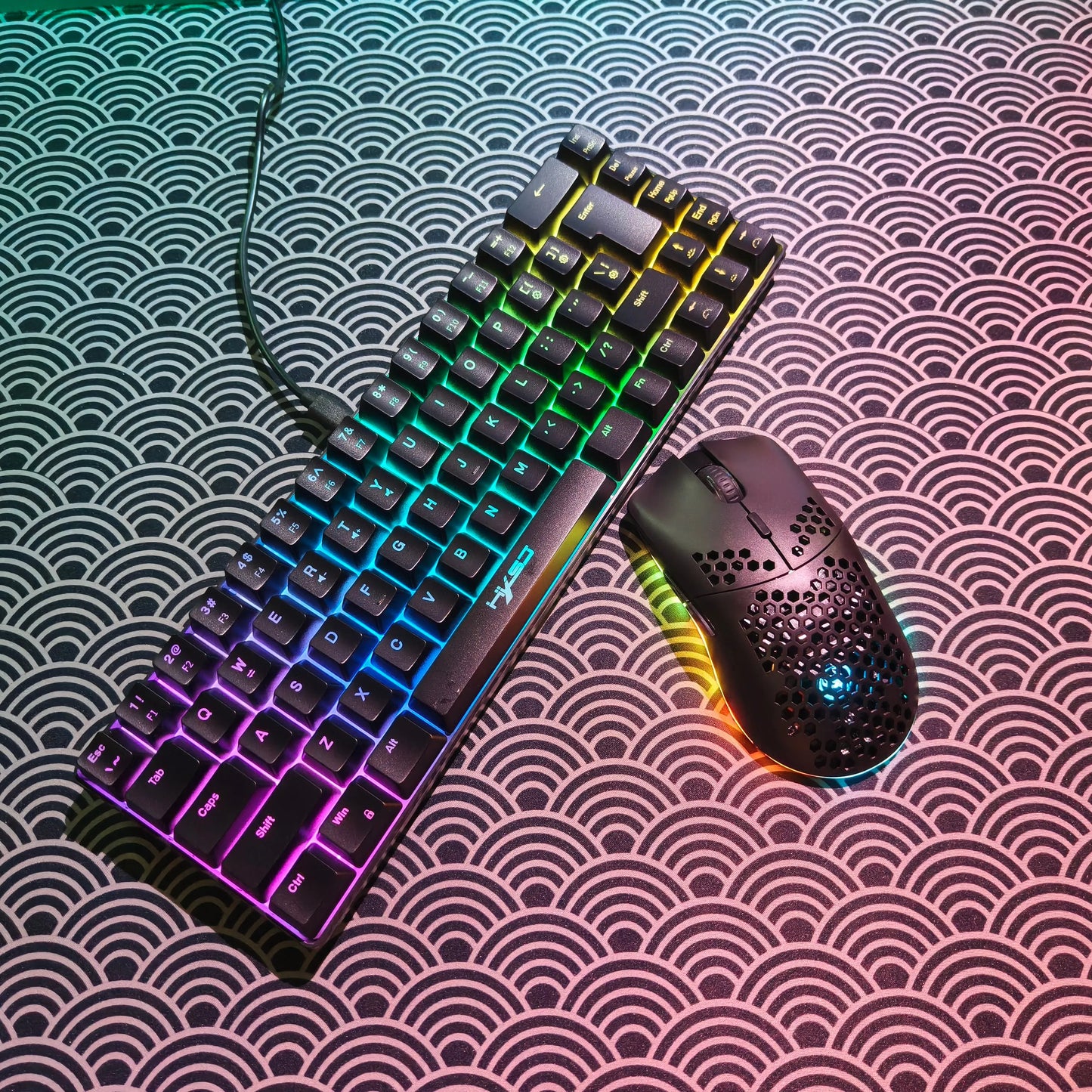 Conjunto gaming portátil HXSJ 60% RGB de teclado y ratón: teclado de membrana con cable de 68 teclas y ratón inalámbrico ligero de 3 modos para PC y Mac