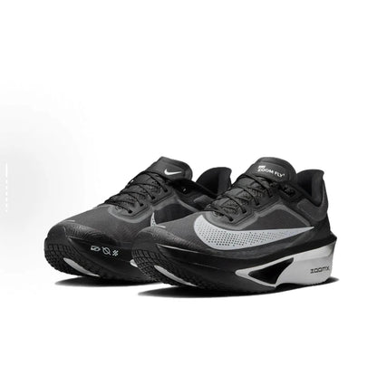 Nike Zoom Fly 6 – pohodlné nízke bežecké topánky s protisklzovou podrážkou a vysokou odolnosťou, pánske, čierne/šedé, FN8454-001