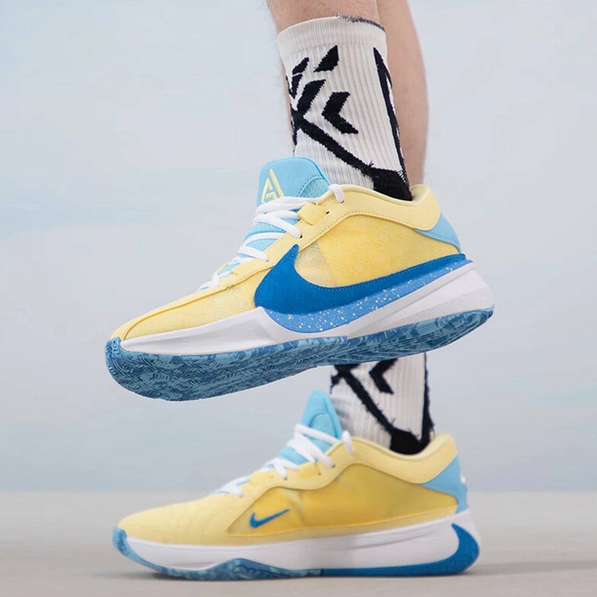 Ténis de basquetebol Nike Authentic ZOOM FREAK 5 EP para homem DX4996-700