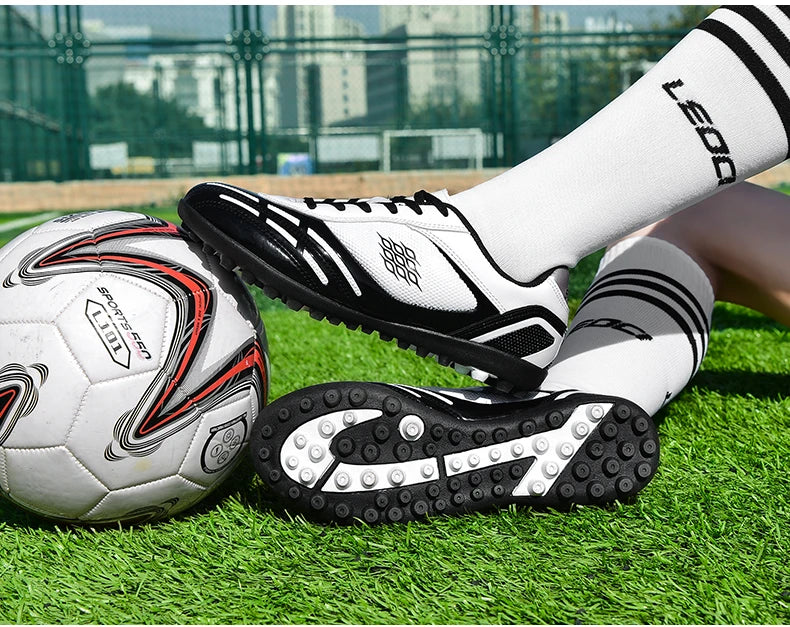 Soccer Shoes Men Turf Football Boots Fashion Firm Ground Studs Anti-Slip Boy Sneakers Original Outdoor Field Training Trainers