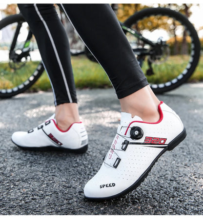 Sapatilhas de ciclismo MTB novas para homem, sapatilhas desportivas de ciclismo com sistema de bloqueio automático, estrada e velocidade, sapatilhas de ciclismo para mulher compatíveis com cleats SPD