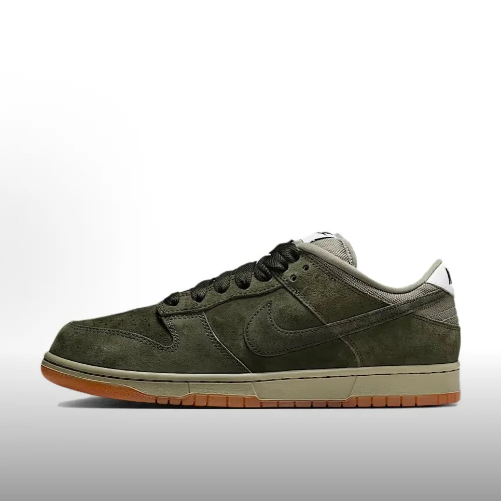 Nike Dunk SB Trendy and minimalist, these everyday casual sneakers offer comfort and durability. HF5441-100
