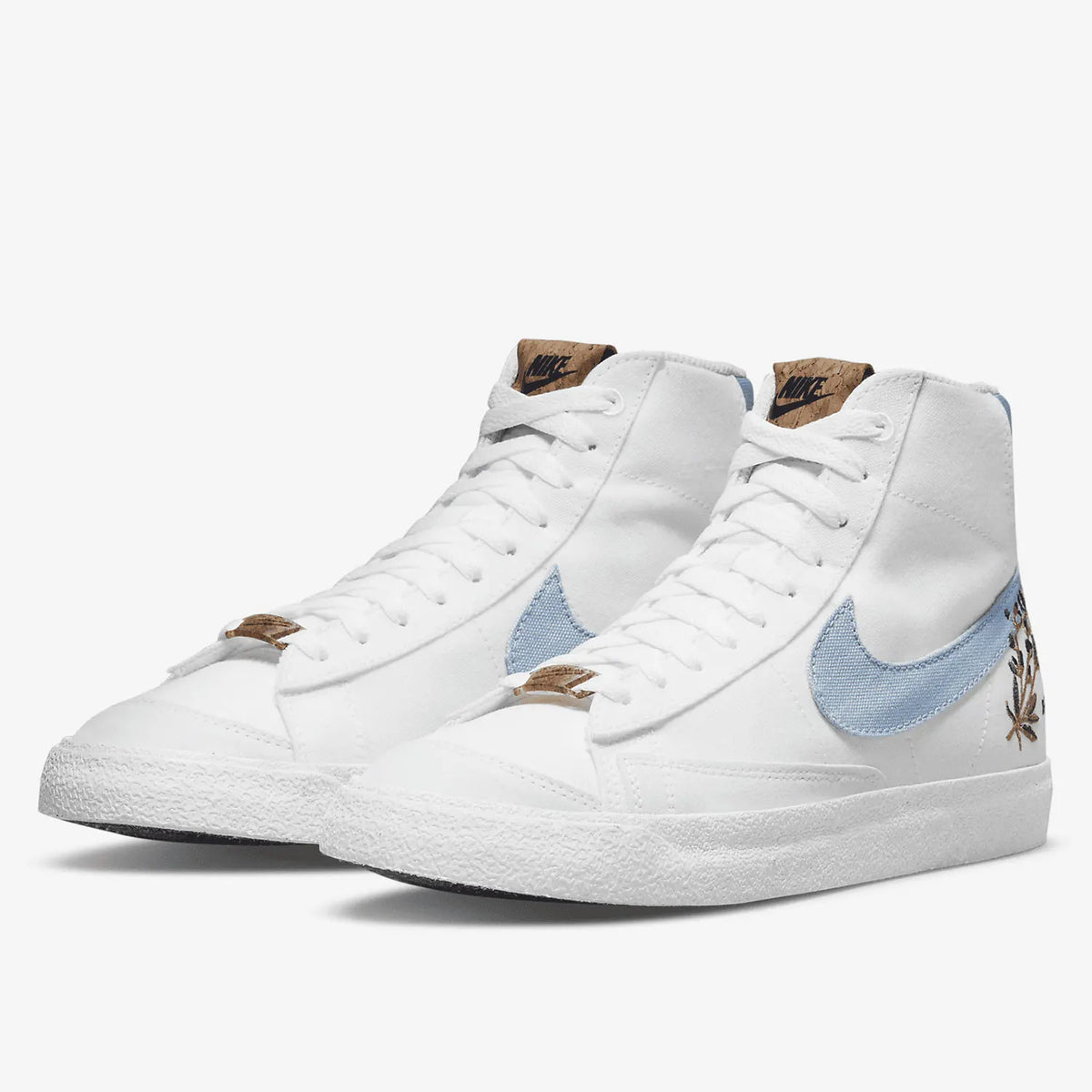 Ténis desportivos casuais Nike Authentic Blazer para mulher, modelo Foam Classic, DC9265-100