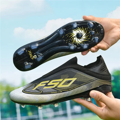 Nouvelles chaussures de football pour hommes, chaussures de sport d'extérieur, chaussures de soccer ultralégères, chaussures de futsal antidérapantes, de haute qualité, à cheville haute, respirantes, pour match