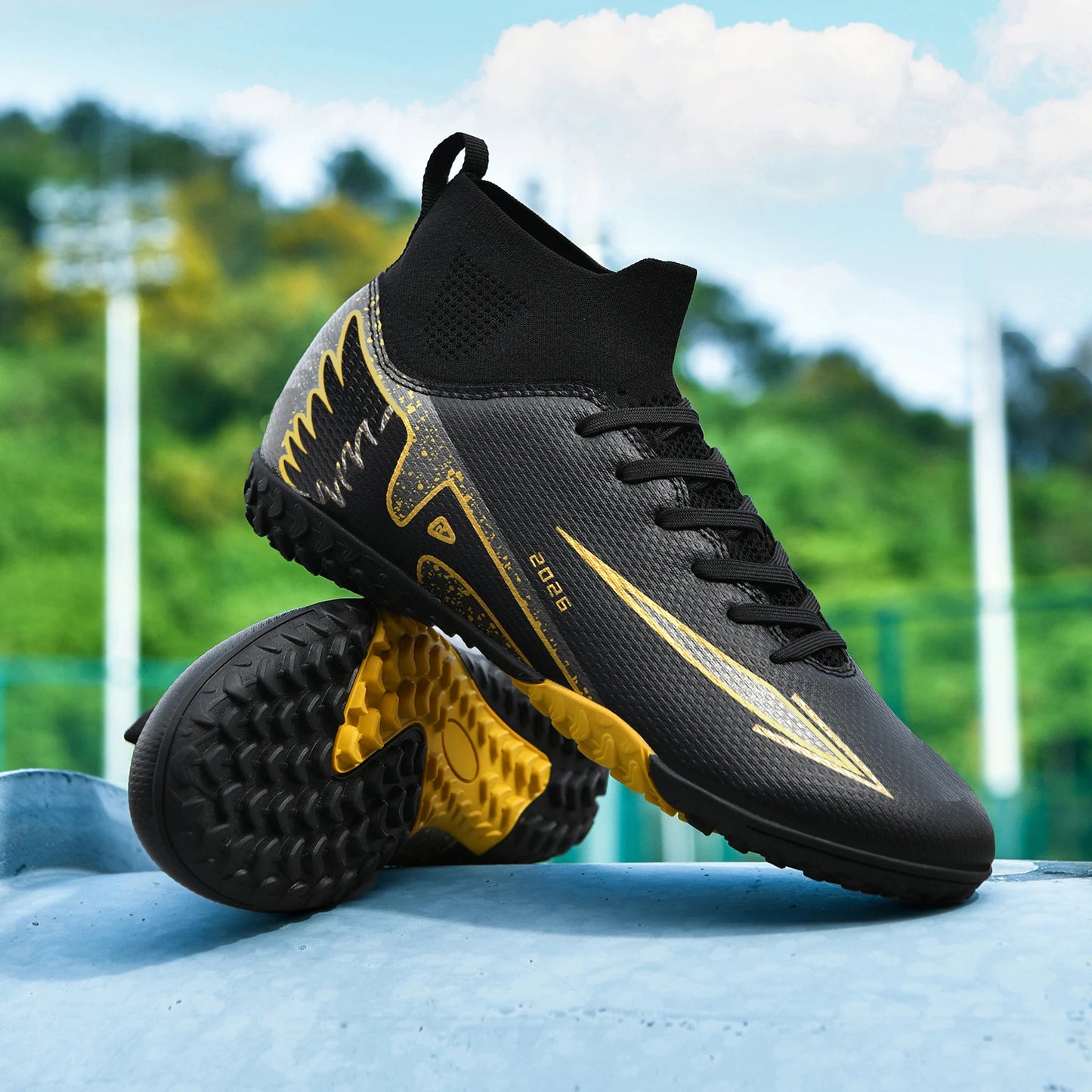 Professional Football Boots Men's Soccer Shoes Adult Society Football Cleats Ultralight Training Soccer Outdoor Sports Sneakers