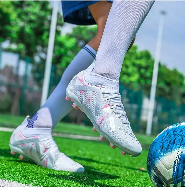 Botas de fútbol oversize para jóvenes y niños, diseño cómodo y flexible, rendimiento estable antideslizante para deportes al aire libre en campo