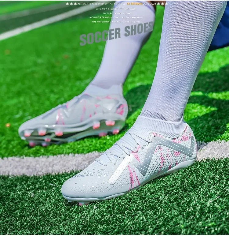 Botas de fútbol oversize para jóvenes y niños, diseño cómodo y flexible, rendimiento estable antideslizante para deportes al aire libre en campo