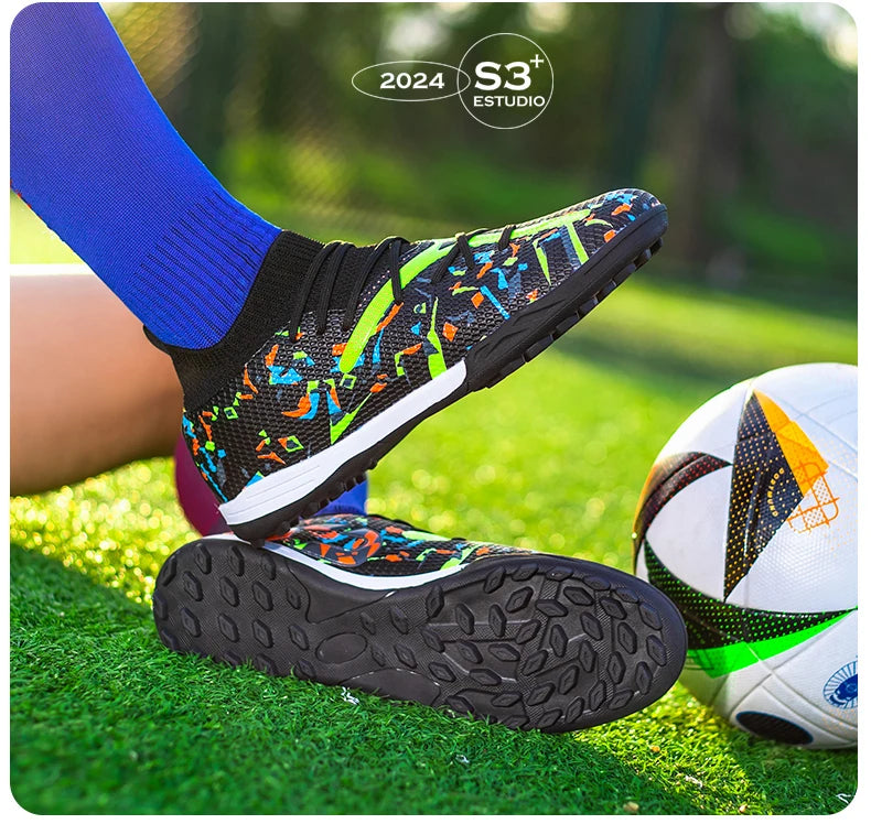 Turf Soccer Cleats Professional Men Football Boots Breathable Mesh Youth Soccer Shoes Anti-Skid Male Sneakers Society Chuteira.