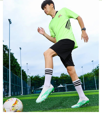 New Men's Football Boots, Non-Slip Boys' Soccer Shoes, Grass Cleats, High-Quality Match Sneakers, Hot-Selling Outdoor High-Top Light Boots