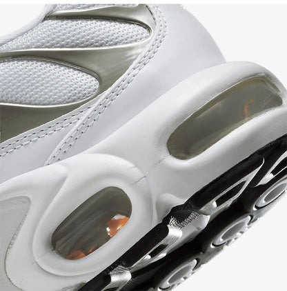 Ténis de corrida femininos Nike Genuine Air Max Plus SE com amortecimento a ar HJ9743-100
