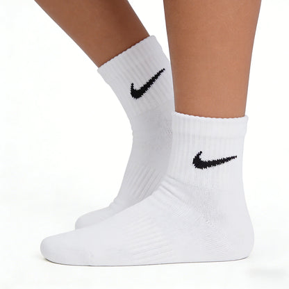 Nike-sokken Nike Basketball verdikte sokken Lange sportsokken met Dri-FIT-technologie voor ademend vermogen 3-pack SX7667-100