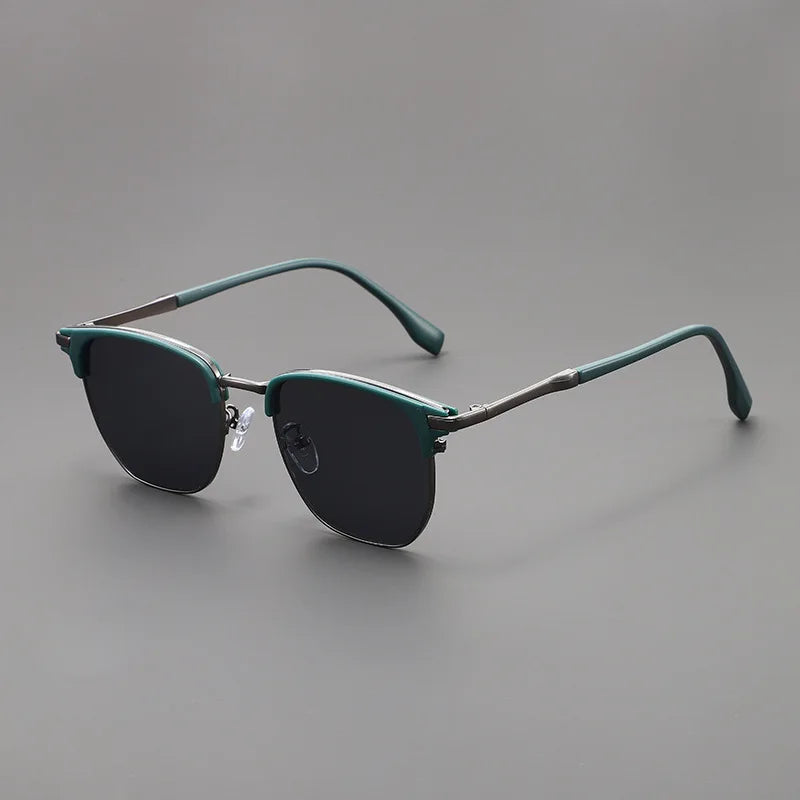 New Arrival Vintage Square Sunglasses Women Men Metal Frame Sun Glasses Female Eyewear Sunglasses for Male Female Eyeglasses