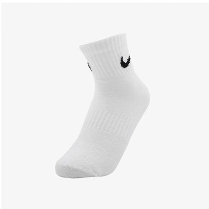 Nike-sokken Nike Basketball verdikte sokken Lange sportsokken met Dri-FIT-technologie voor ademend vermogen 3-pack SX7667-100