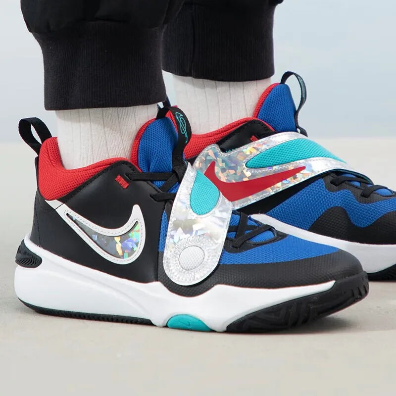 Scarpe da basket da donna Nike con ammortizzazione e suola integrale in gomma, pratiche, nuovo design con velcro, scarpe da basket mid-top resistenti all’usura e durevoli, Team Hustle D11 in colore accattivante per outdoor e tempo libero, Excell