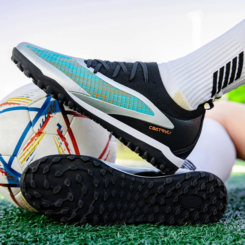 Scarpe da calcio TF da uomo, sneakers professionali per calcetto e futsal, scarpe da soccer casual da uomo di alta qualità per allenamento